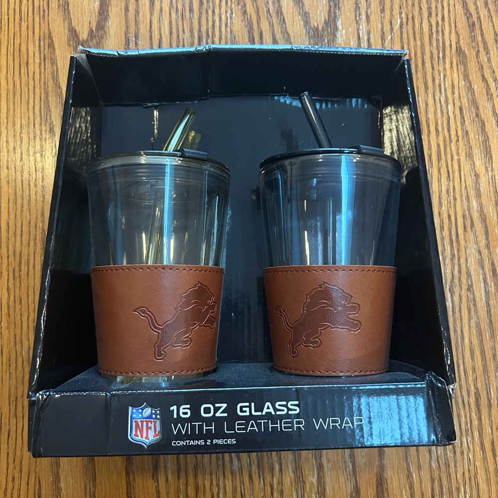 Detroit Lions Leather Wrapped Glass Set with lids and straws